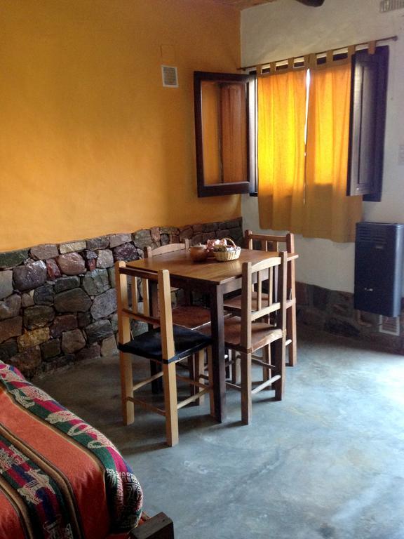 Posada Suri Huasi Tilcara Szoba fotó